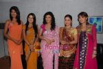 Pooja Gaur, Ragini Khanna, Disha Wakani, Aashka Goradia on the sets of KBC in FilmCity on 24th Oct 2010 (18)~0.JPG